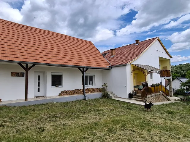 Eladó ház Almamellék 157 nm