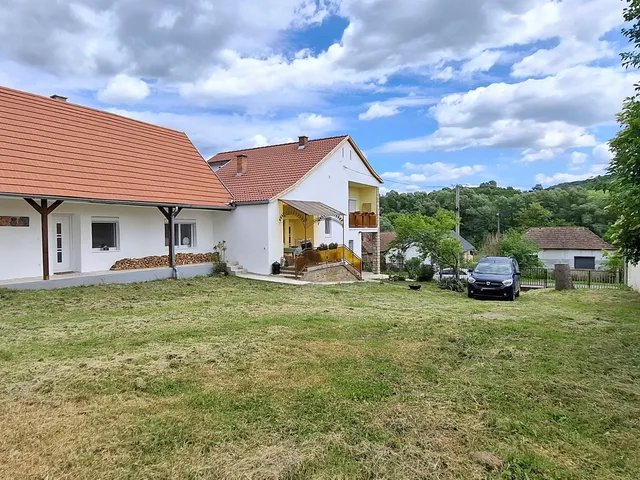 Eladó ház Almamellék 157 nm