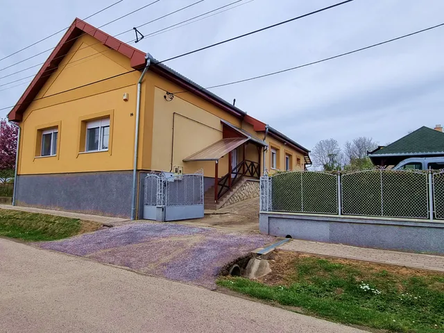 Eladó ház Mosdós 150 nm