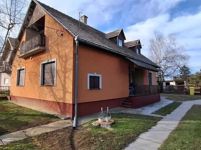 Eladó ház Karád 220 nm