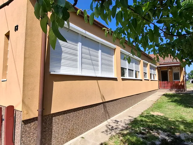 Eladó ház Szabadi 107 nm