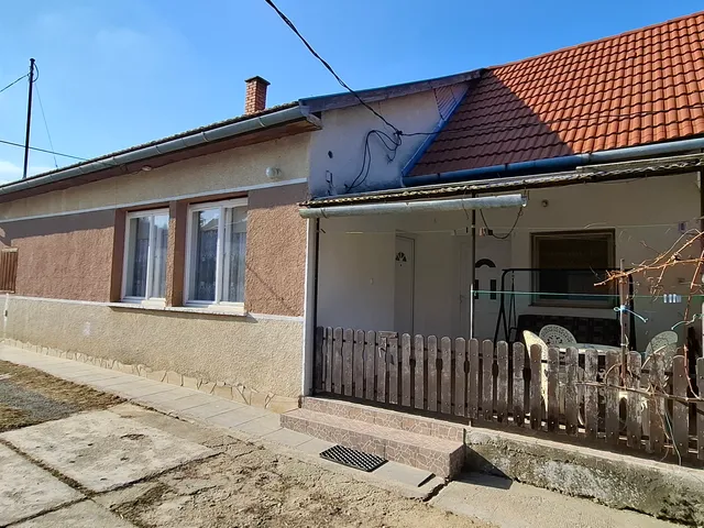 Eladó ház Kisbárapáti 90 nm