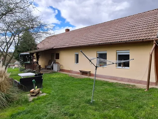 Eladó ház Szőlősgyörök 70 nm