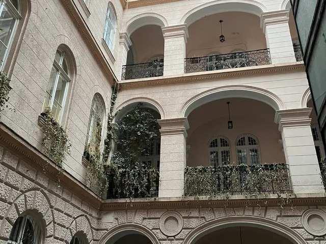 Eladó lakás Budapest VI. kerület, Nagykörúton belüli terület 53 nm