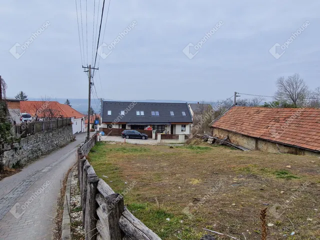 Eladó telek Pannonhalma 413 nm