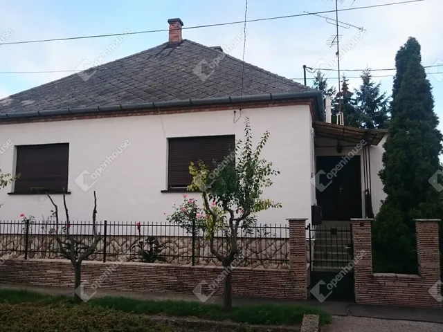 Eladó ház Bábolna 101 nm