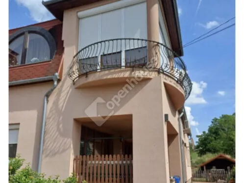 Eladó ház Győr, Ménfőcsanak 288 nm