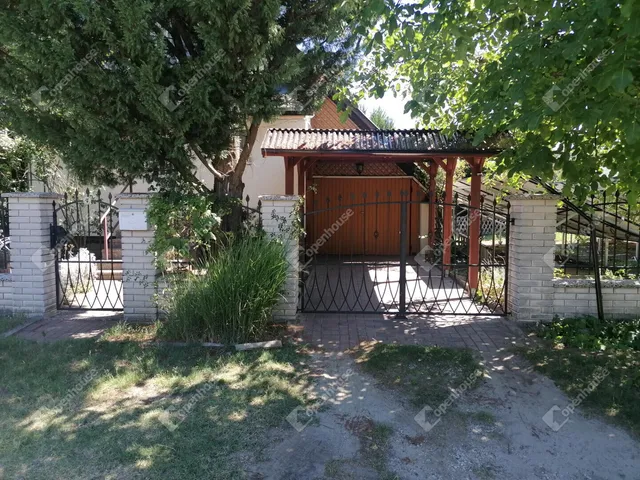 Eladó ház Gönyű 84 nm