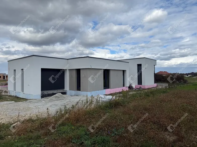 Eladó ház Győrújbarát 171 nm