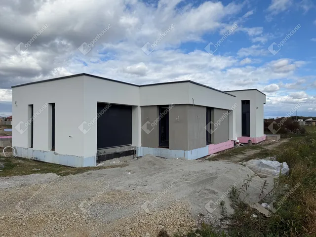 Eladó ház Győrújbarát 171 nm