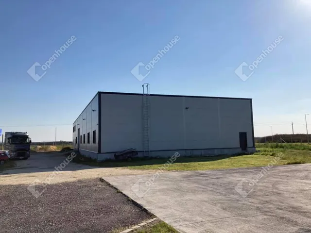 Eladó kereskedelmi és ipari ingatlan Ikrény 1090 nm