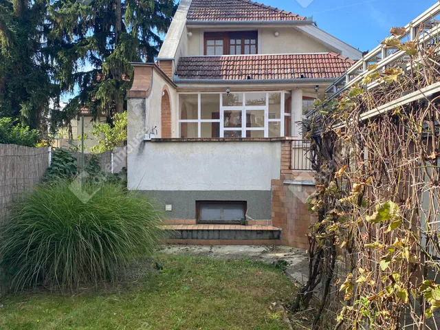 Eladó ház Győr, Révfalu 271 nm