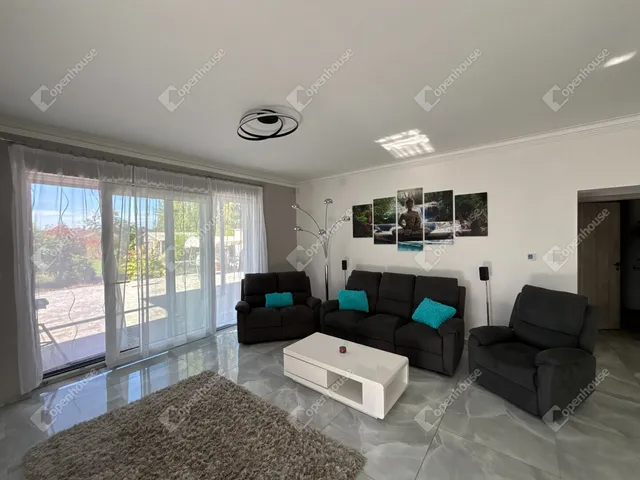 Kiadó ház Győrzámoly 145 nm