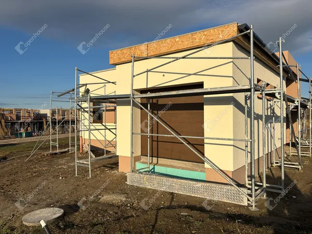 Eladó ház Bábolna 140 nm