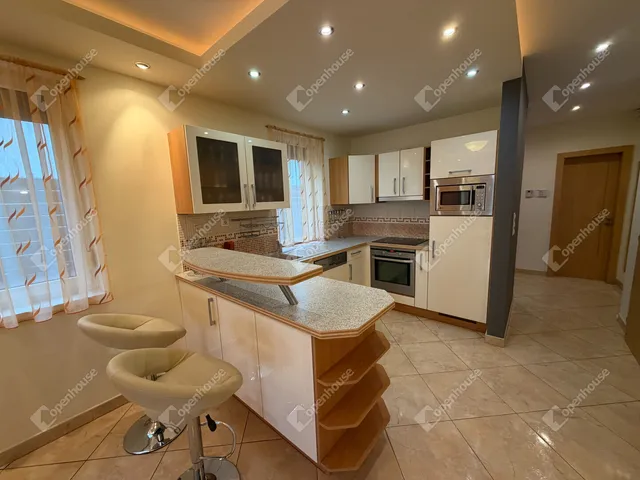 Kiadó ház Győr, Kismegyer 150 nm