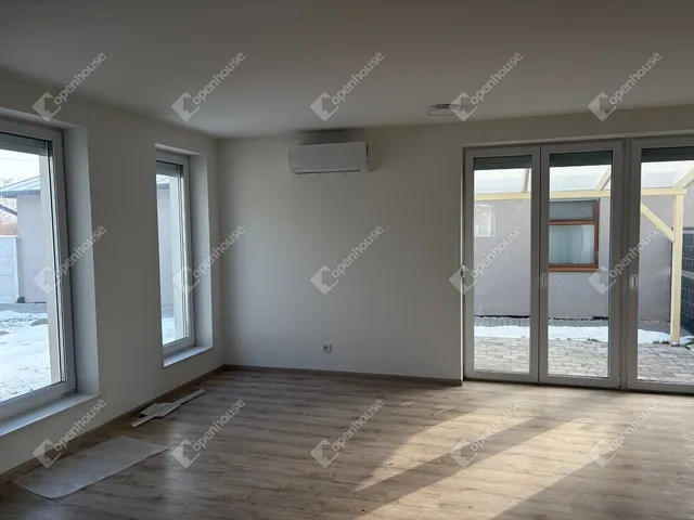 Kiadó ház Győrzámoly 100 nm