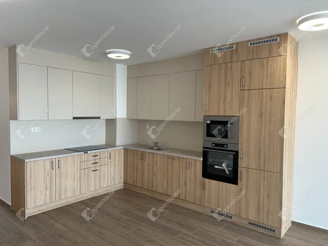 Kiadó lakás Győr, Nádorváros 118 nm