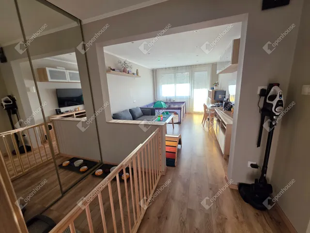 Eladó lakás Győr, Adyváros 70 nm