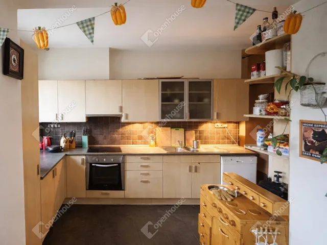 Eladó lakás Győr, Révfalu 121 nm