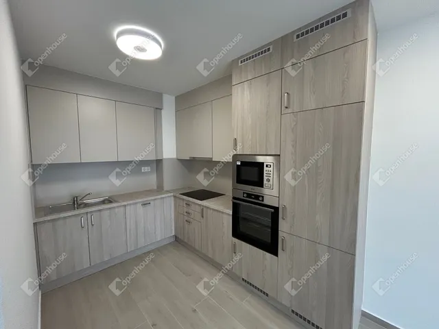 Kiadó lakás Győr, Nádorváros 74 nm