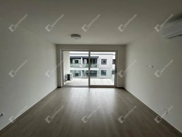 Kiadó lakás Győr, Nádorváros 74 nm