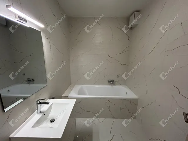 Kiadó lakás Győr, Nádorváros 74 nm