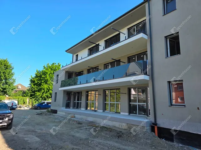 Eladó lakás Győr, Révfalu 47 nm