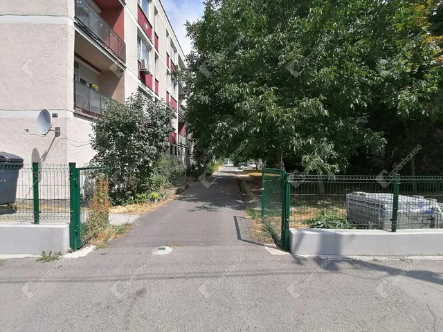 Eladó garázs Győr, Nádorváros 15 nm