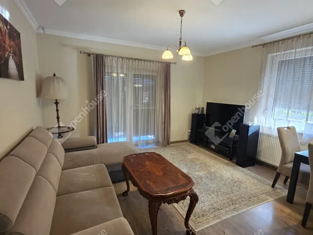 Kiadó ház Győr, Győrszentiván 93 nm
