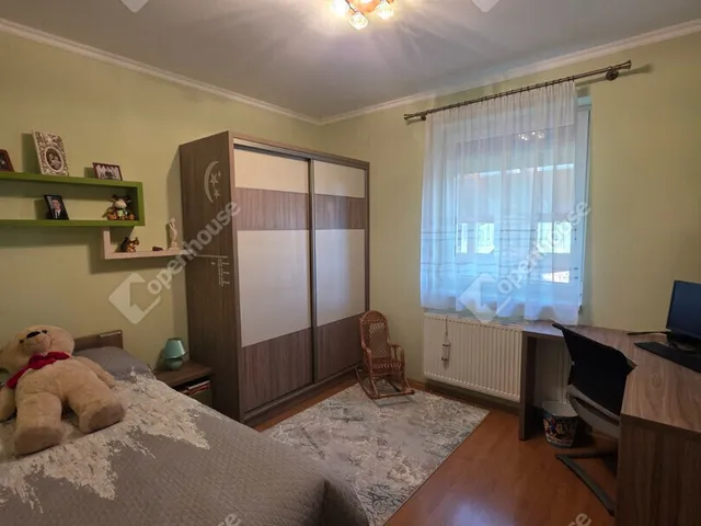 Kiadó ház Győr, Győrszentiván 93 nm