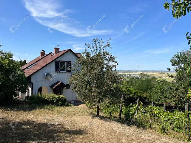 Eladó telek Győrújbarát 1553 nm