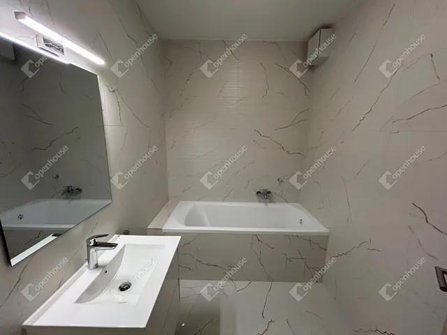 Kiadó lakás Győr, Nádorváros 74 nm