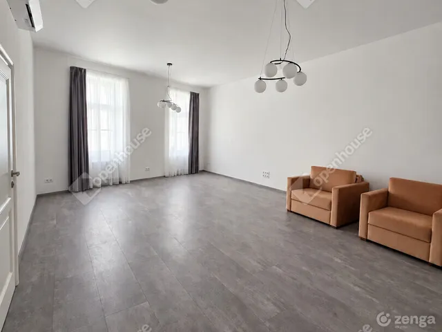 Eladó lakás Győr, Belváros 102 nm