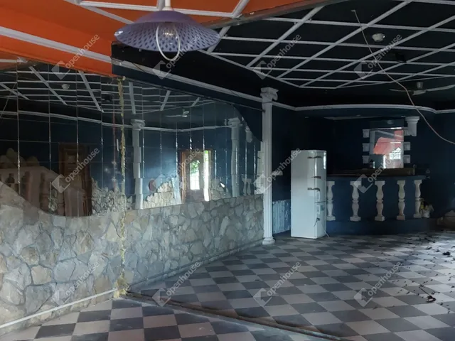 Eladó kereskedelmi és ipari ingatlan Békéscsaba 350 nm