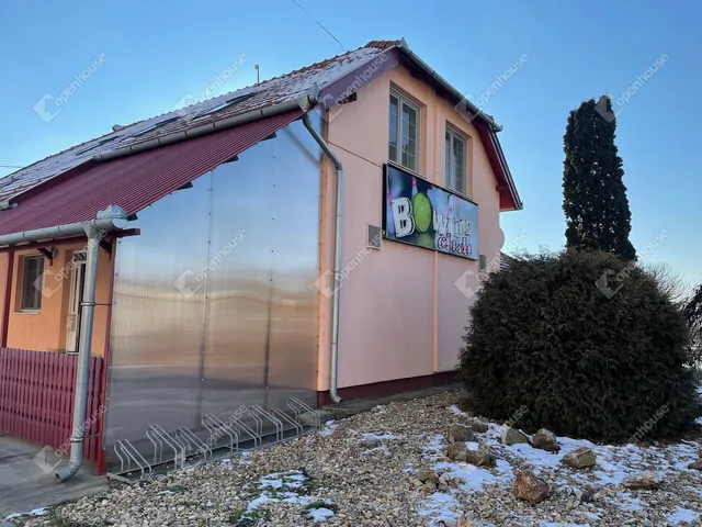 Eladó kereskedelmi és ipari ingatlan Mezőkovácsháza 420 nm