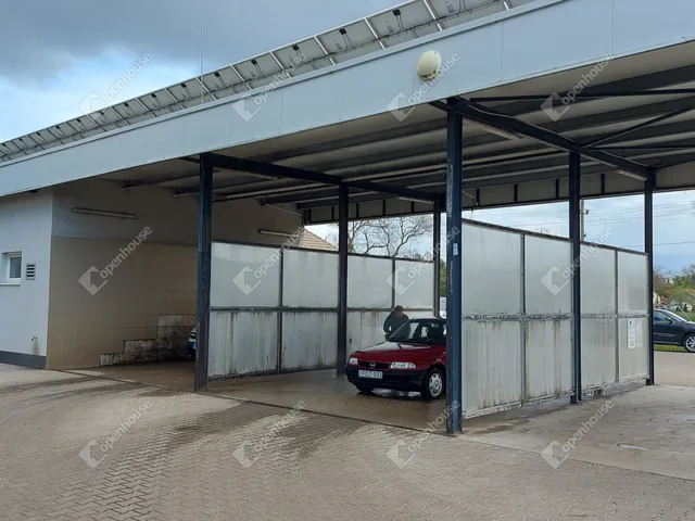 Eladó kereskedelmi és ipari ingatlan Orosháza 80 nm