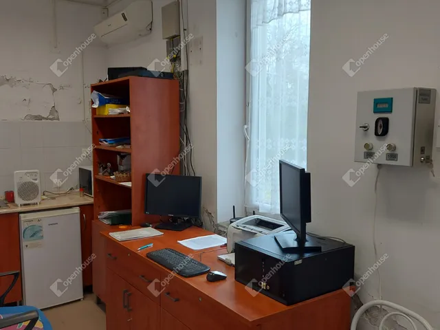 Eladó kereskedelmi és ipari ingatlan Orosháza 80 nm