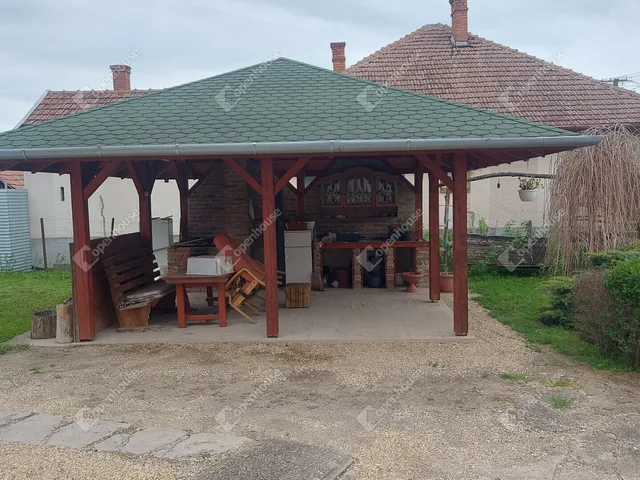 Eladó ház Szarvas 160 nm