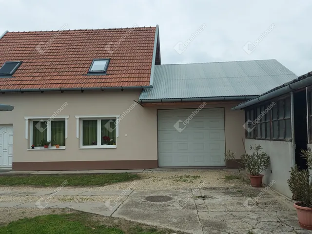 Eladó ház Szarvas 160 nm