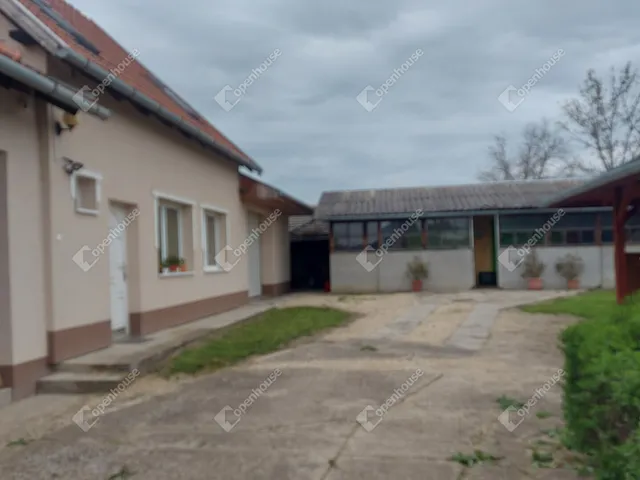 Eladó ház Szarvas 160 nm