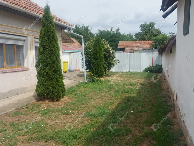 Eladó ház Telekgerendás 130 nm