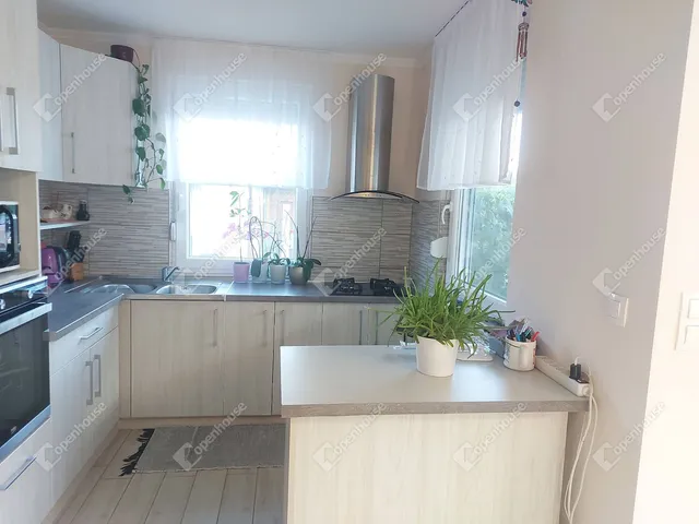Eladó ház Debrecen, Biczó István-kert 137 nm