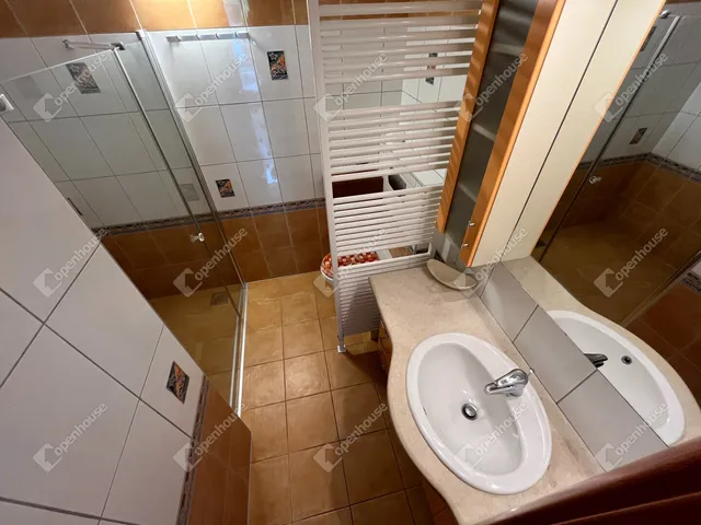 Kiadó lakás Debrecen, Mesterfalva 102 nm