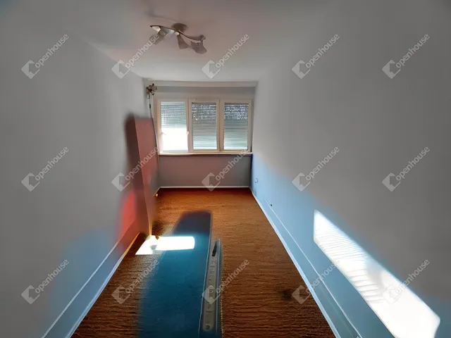 Eladó lakás Debrecen, Vargakert 61 nm