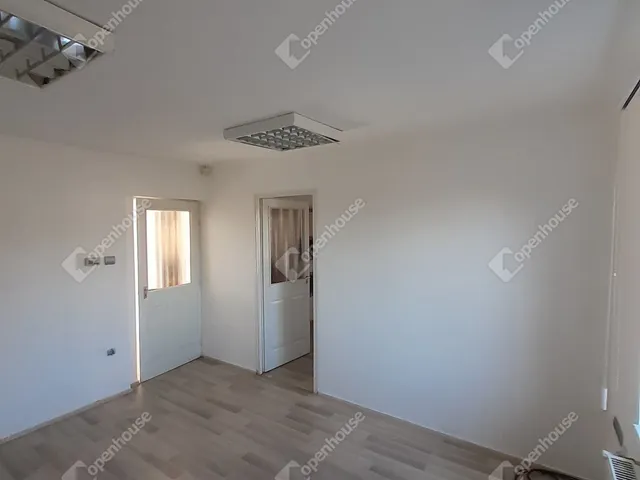Eladó kereskedelmi és ipari ingatlan Debrecen, Kerekestelep 288 nm