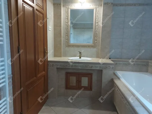 Eladó ház Debrecen, Sestakert 451 nm