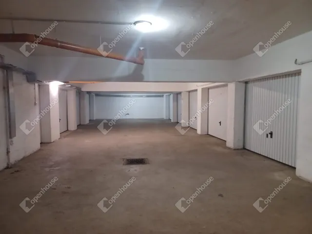 Kiadó garázs Debrecen, Nagyerdő 16 nm