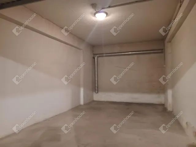 Kiadó garázs Debrecen, Nagyerdő 16 nm