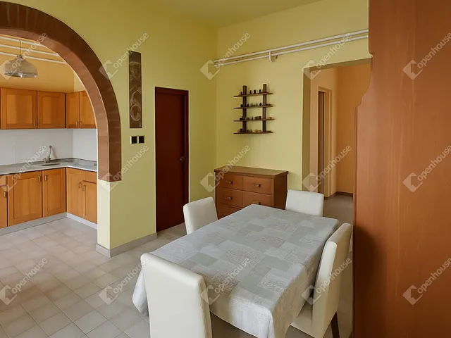 Eladó ház Debrecen, Csapókert 230 nm