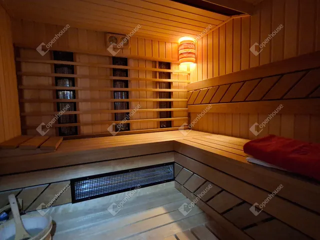 Eladó ház Debrecen, Veres Péter-kert 360 nm